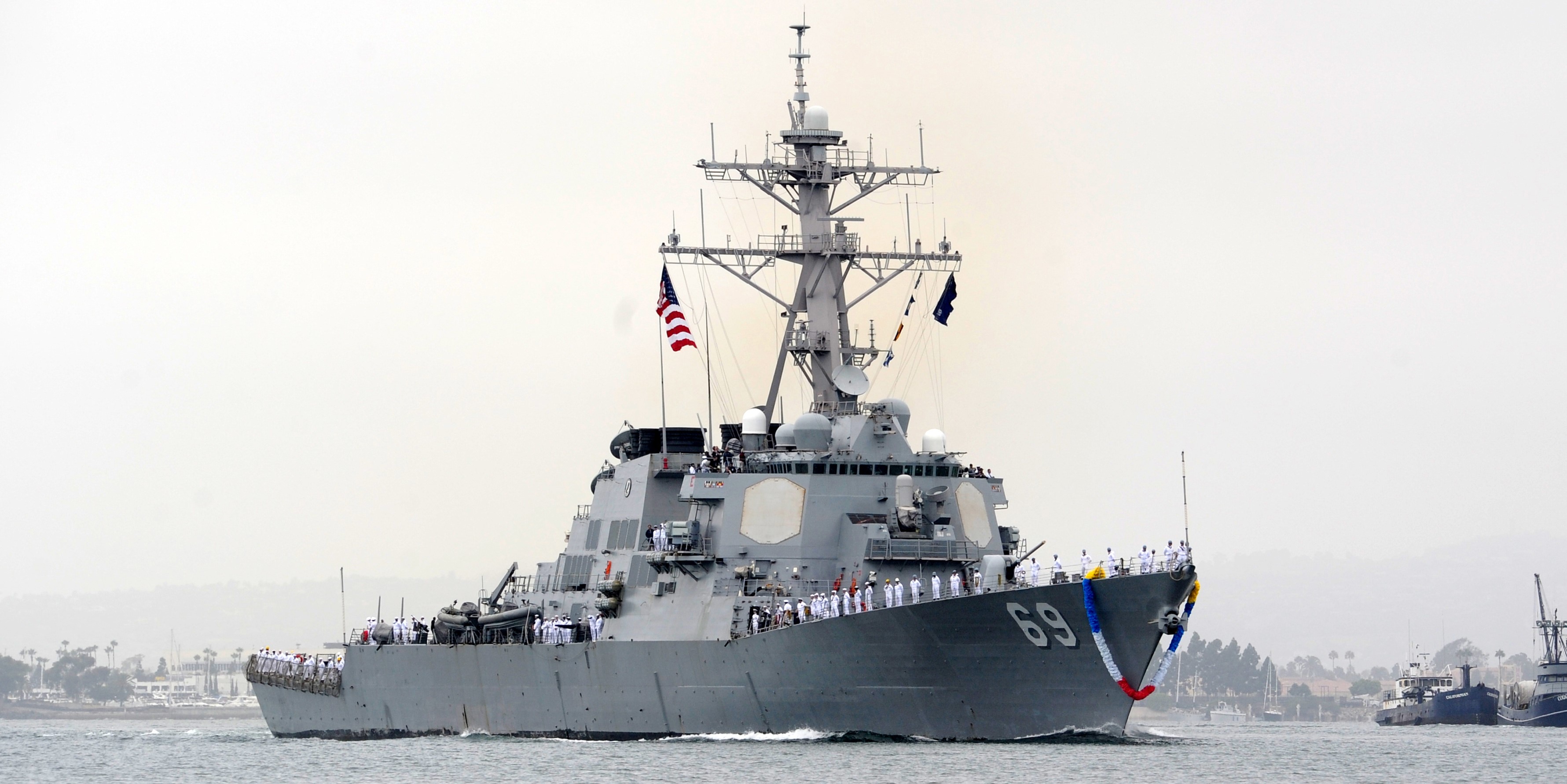 Эсминец USS Milius усилил флот США у берегов Японии