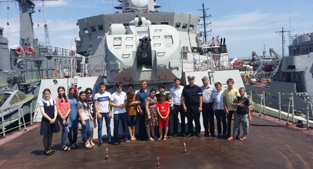 Школьники оценили боевую мощь Каспийской флотилии