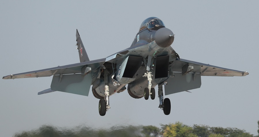 Российские самолеты нанесли удары по объектам террористов в Идлибе