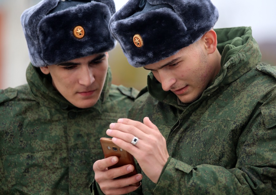 В Минобороны РФ начинает работать «Горячая телефонная линия»